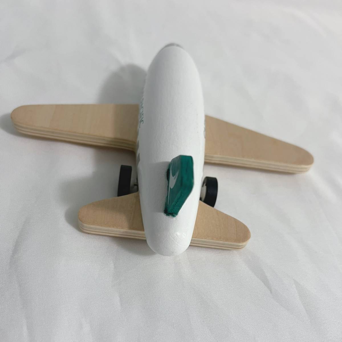 (新品) キャセイパシフィック航空 木製 飛行機モデル　Cathay Pacific Airways 香港 木製 子供 赤ちゃん 幼児 飛行機 おもちゃ_画像5