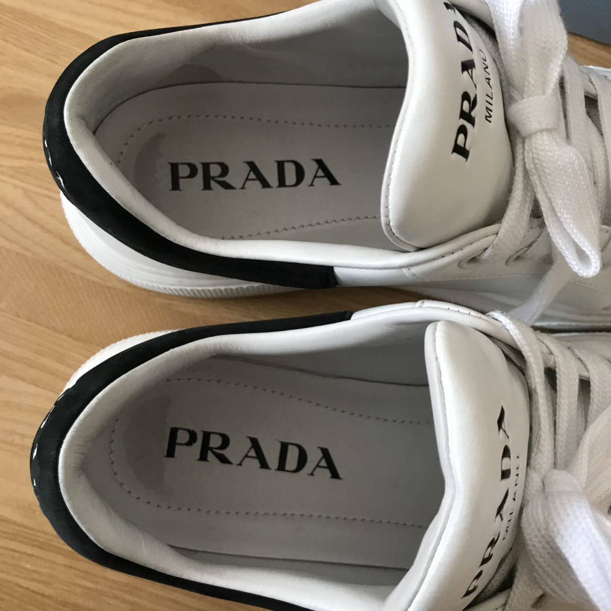 極美品　PRADA プラダ　レザー　スニーカー　ホワイト　37ハーフ　24.5㎝　レディース_画像9