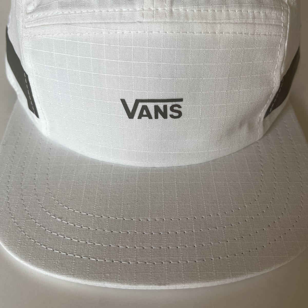 VANS バンズ　メンズキャップ　ホワイト　白　キャップ　メンズ帽子　男性帽子　F フリーサイズ_画像3