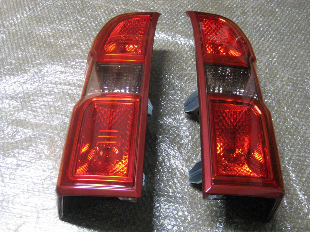 極希少 日産 Y61 サファリ (パトロール) 純正 テール 未使用品 左右
