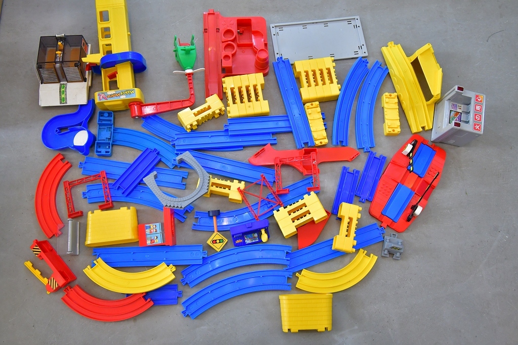 ② Plarail Thomas vehicle roadbed rail parts Tomica minicar can car airplane etc. large amount 200 point and more together 