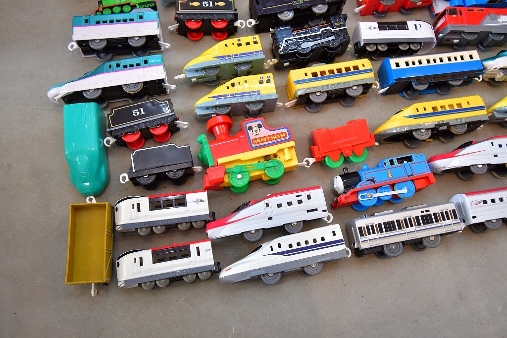 ② Plarail Thomas vehicle roadbed rail parts Tomica minicar can car airplane etc. large amount 200 point and more together 