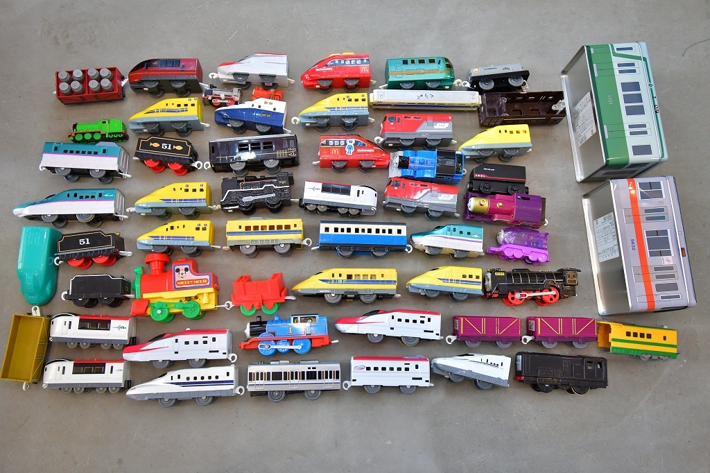 ② Plarail Thomas vehicle roadbed rail parts Tomica minicar can car airplane etc. large amount 200 point and more together 