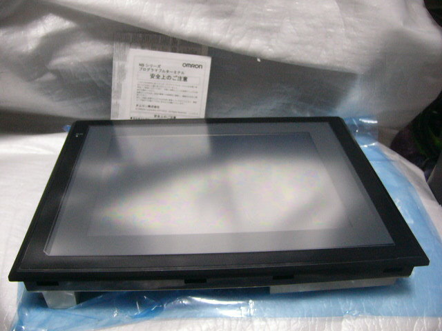 ☆未使用☆ OMRON NS10-TV00B-V2 10.4型カラータッチパネル | www
