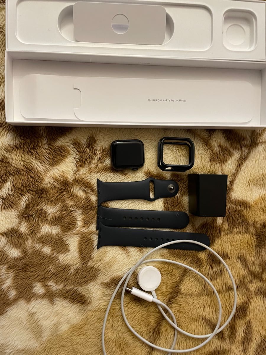 Apple Watch SE GPSモデル 40mm MKQ13J/A スペースグレー(箱、バンド