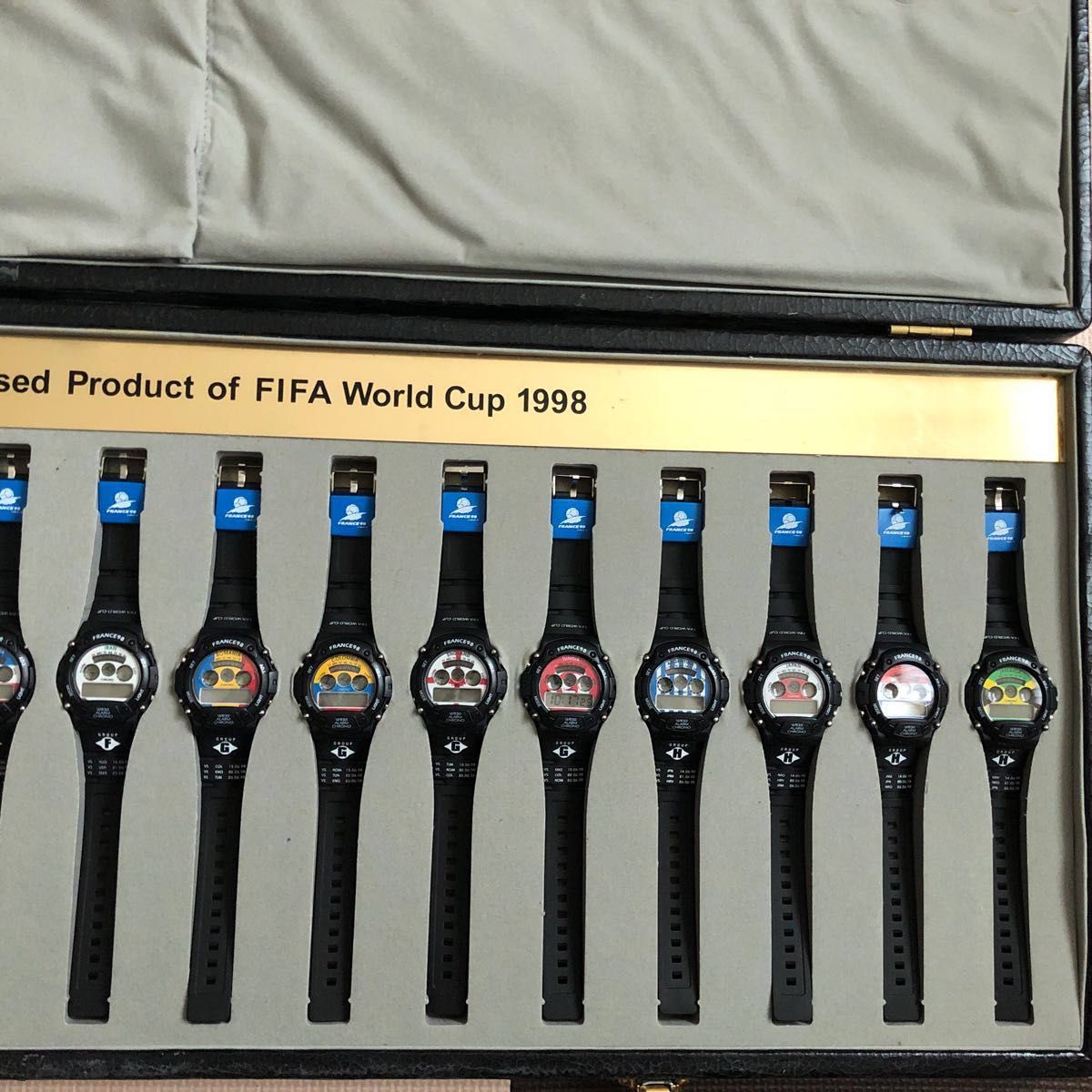 匿名配送　送料無料　希少レア　1点限り！　全国1000個限定FIFA W杯　フランス大会　記念時計　32本セット
