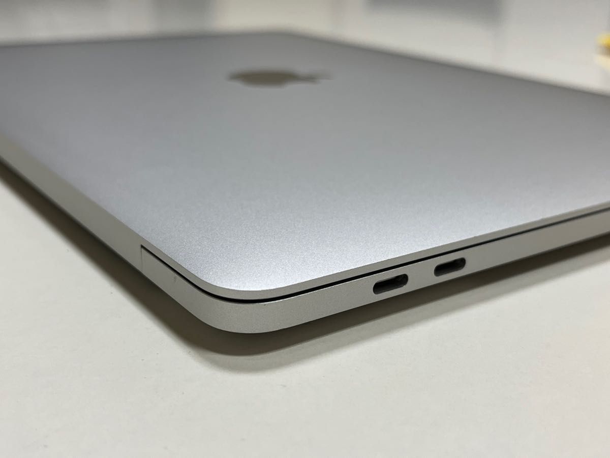 美品 Macbook Pro 2018年モデル 13インチ 256GB SSD 8GBメモリ Core i5