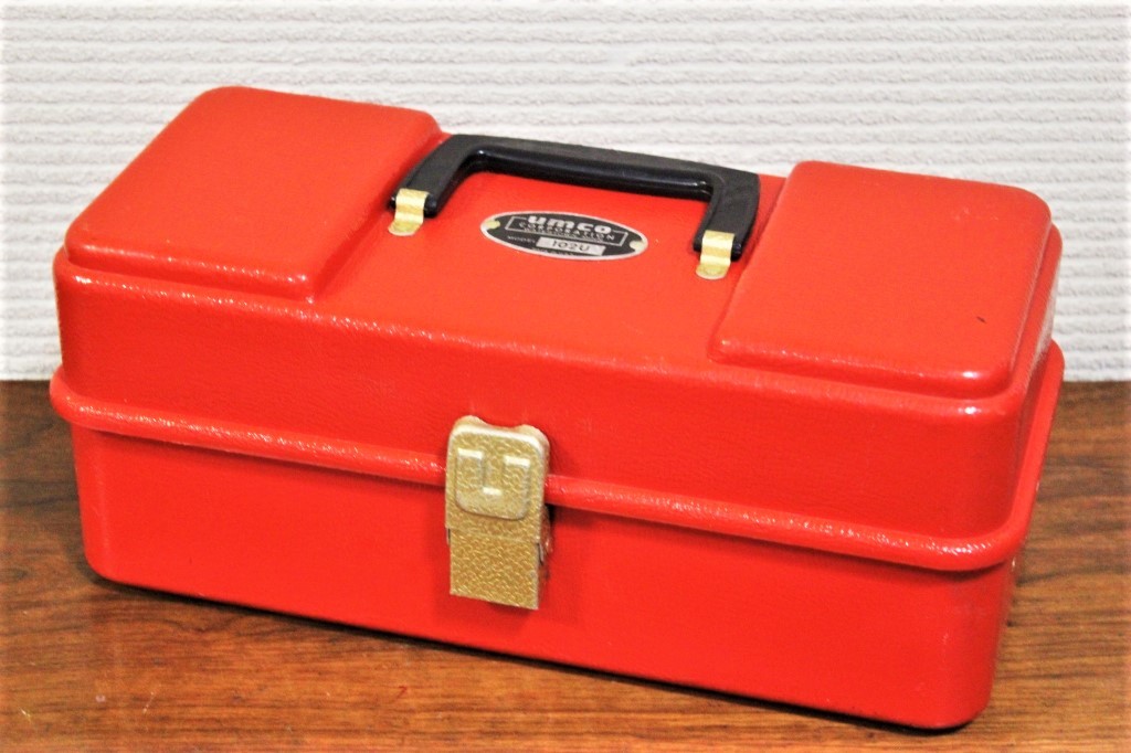□s3216 UMCO 102 U アムコ タックルボックス レッド 希少モデル