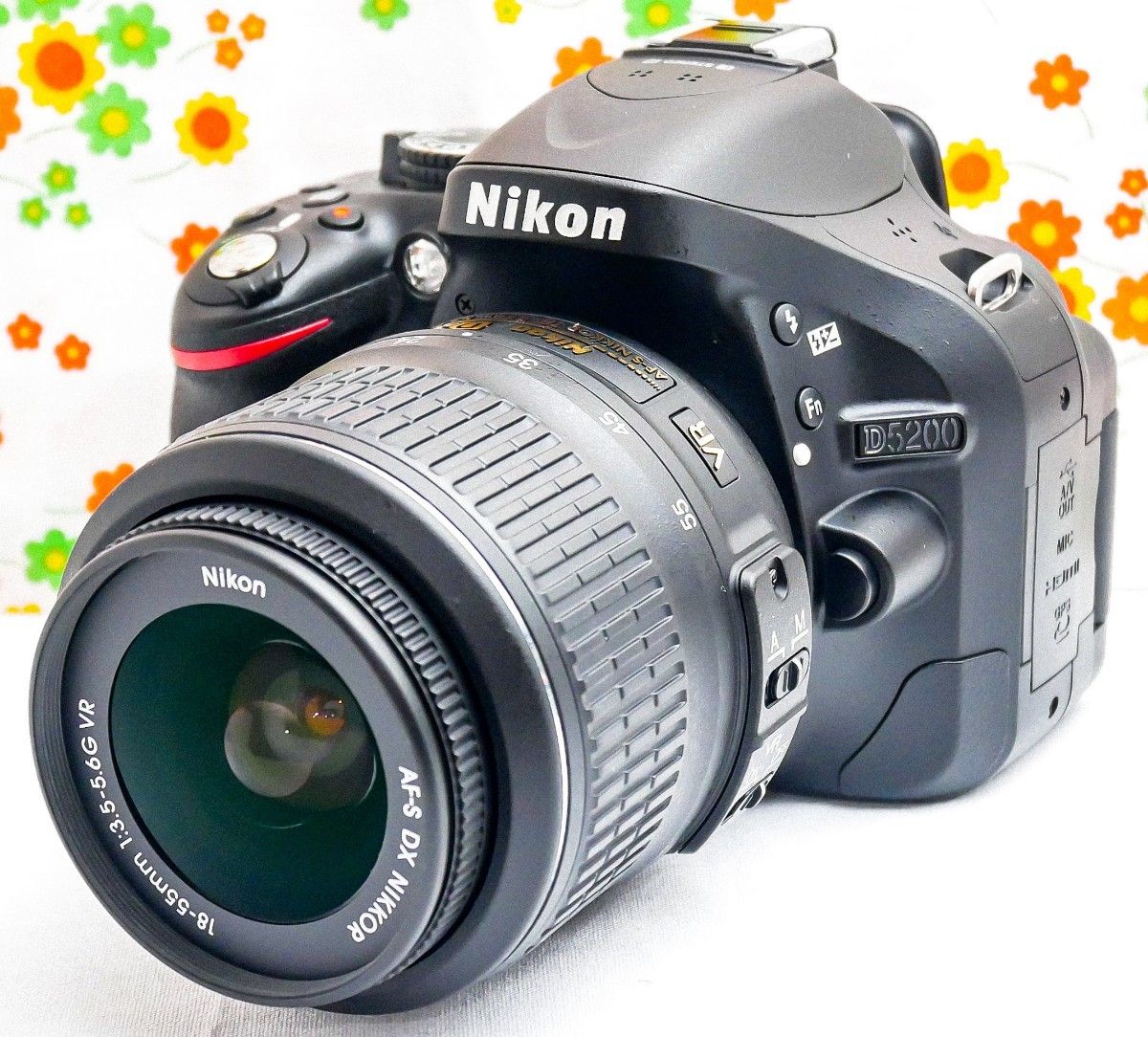 美品♪ Nikon D5200☆高画質一眼レフ☆付属品多数♪☆動画撮影可！-