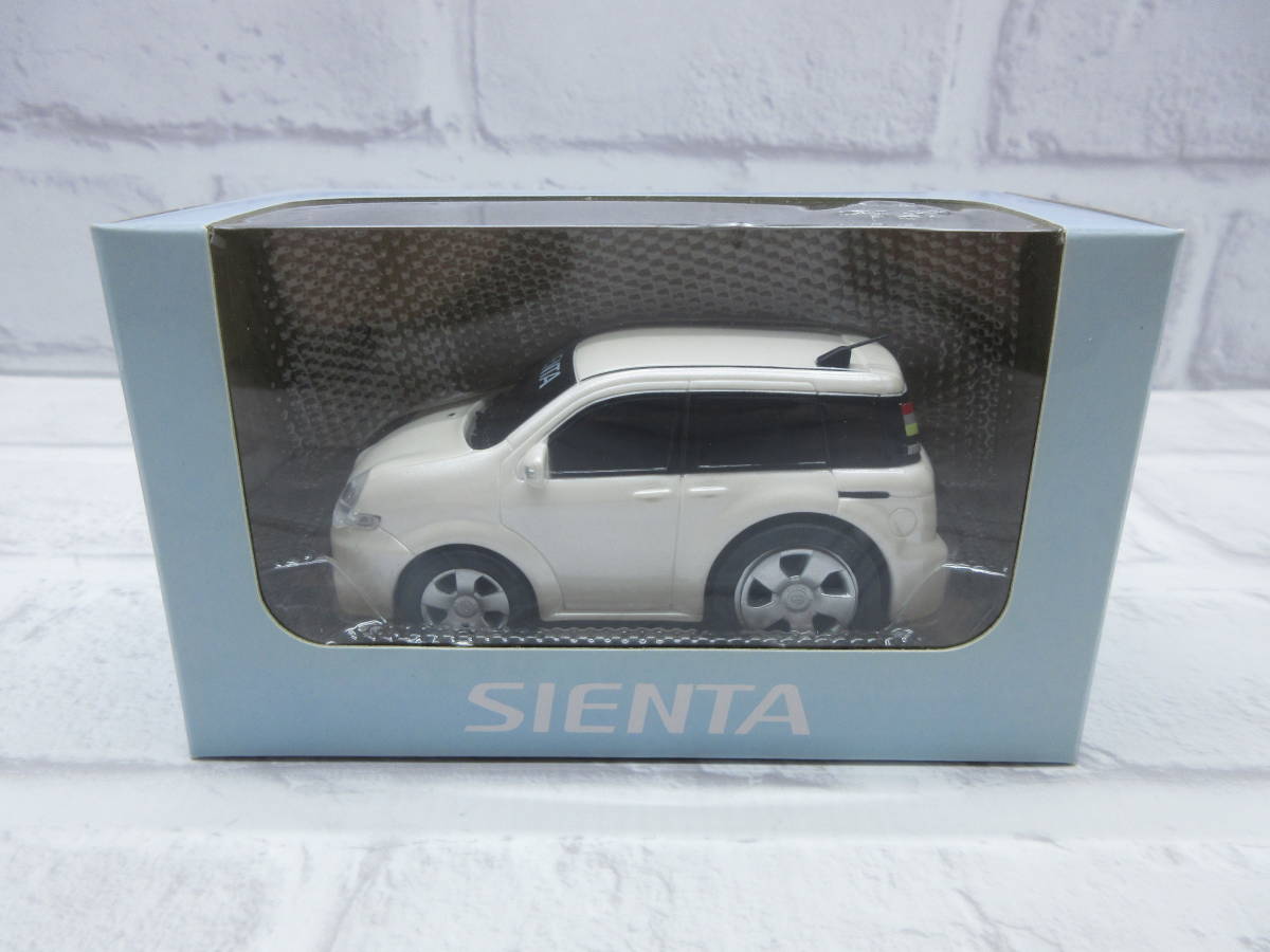 ミニカー　トヨタ　初代シエンタ　SIENTA　後期　ホワイトパールクリスタルシャイン　プルバックカー　非売品　カラーサンプル