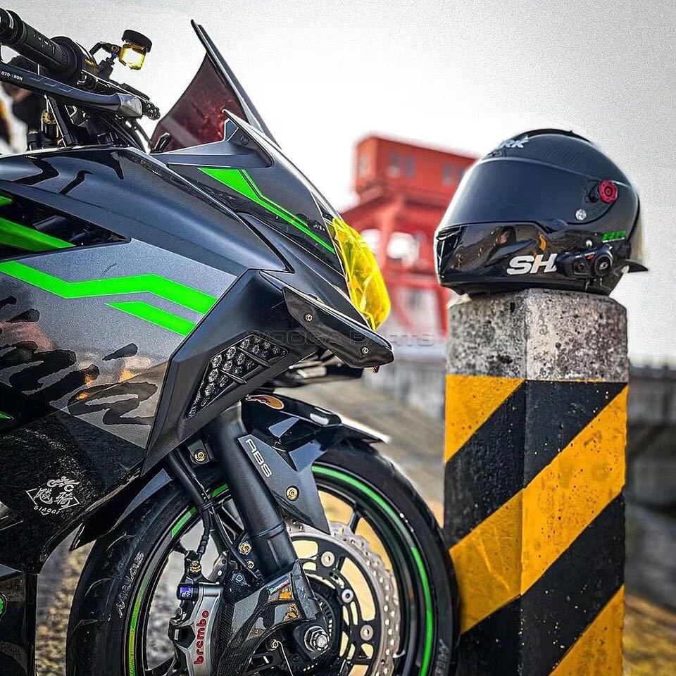 【新品即納】kawasaki NINJA250 NINJA400 NINJA300 ZX-25R フロントウィンカー_画像3