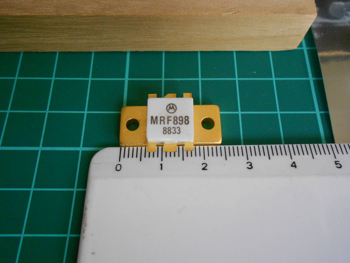 MRF898 NXP MOTOROLA 60W 24V 900MHz 未使用品 ジャンク品_画像1