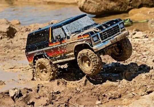 Traxxas TRX-4 1979年 Ford Broncord 各色取り扱い