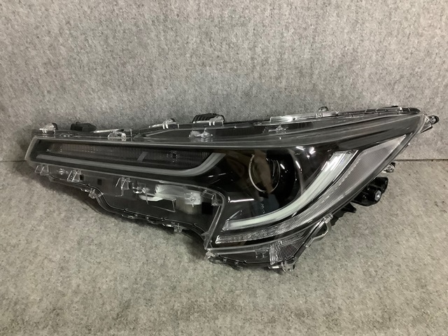 4171-U1 カローラ ツーリング ZWE211 ZRE210 ヘ...+storksnapshots.com