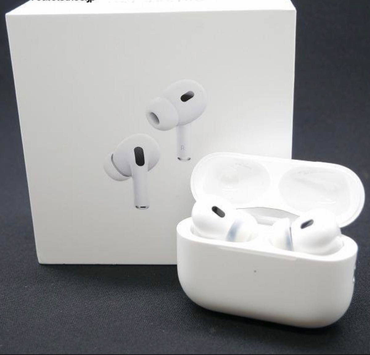 新品近い正規品 動作確認済　Apple AirPods Pro 第2世代 MQD83J/A 新品ケースオマケ　充電ケーブルは未使用