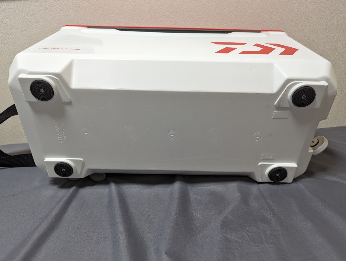 Bibian 比比昂 - ダイワ クーラーボックス DAIWA LIGHT TRUNK α Bibian 比比昂 - ダイワ クーラーボックス DAIWA LIGHT TRUNK α