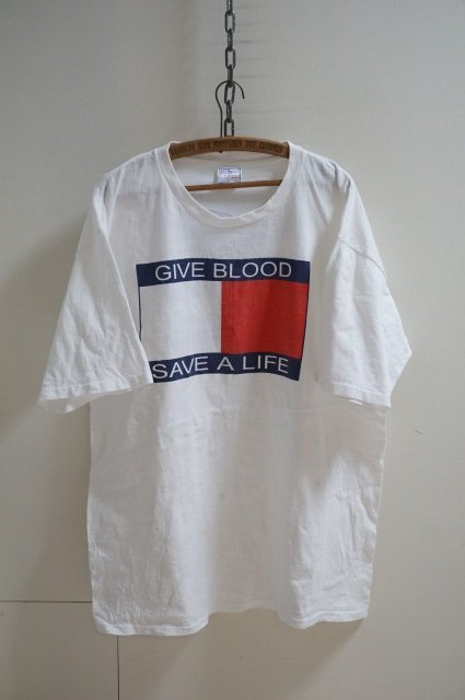 新しく着き ★★★ヴィンテージ GIVE SPORT ALL / Tシャツ LIFE SAVE BLOOD イラスト、キャラクター