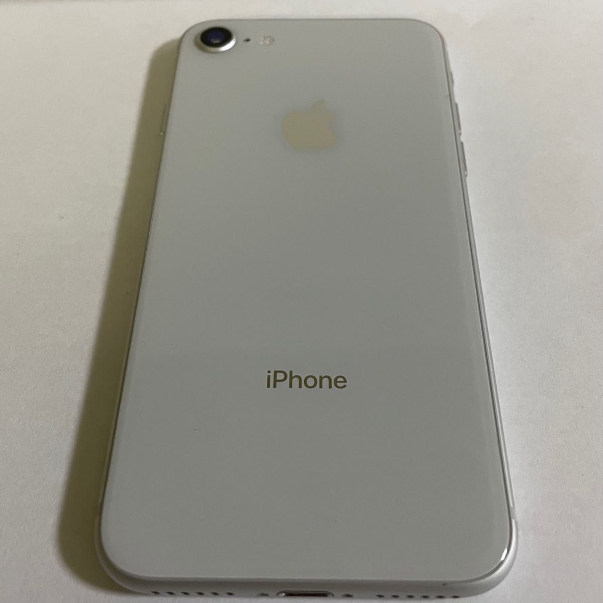美品 SIMフリー iPhone8 64GB シルバー バッテリー100% au｜PayPayフリマ
