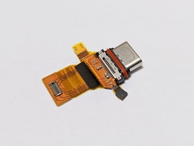 【送料無料】Xperia XZ Premium SO-04J USB 充電ポート 修理用 OEM チャージポート ドックコネクタ 部品 基板 パーツ Sony ソニー CH00613_画像2