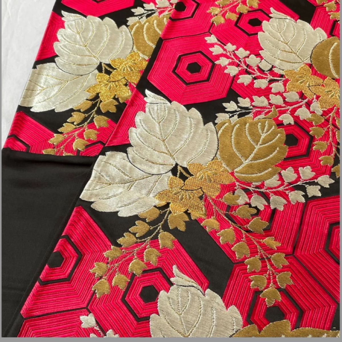 絹 六通柄 袋帯 刺繍 六角 蔦の葉｜PayPayフリマ
