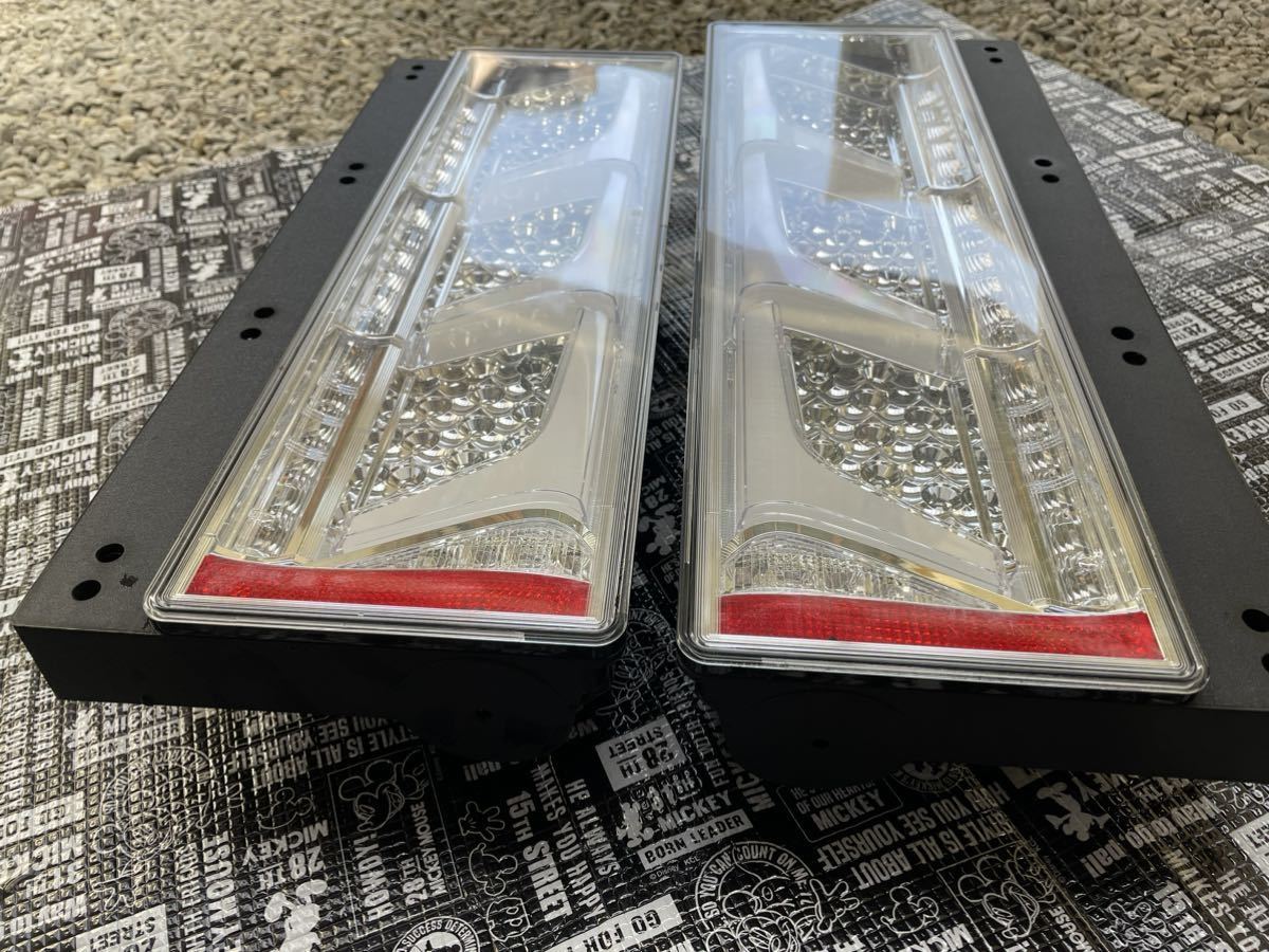 KOITO 3連LEDテールランプ 小糸製 シーケンシャル ウインカーリレー