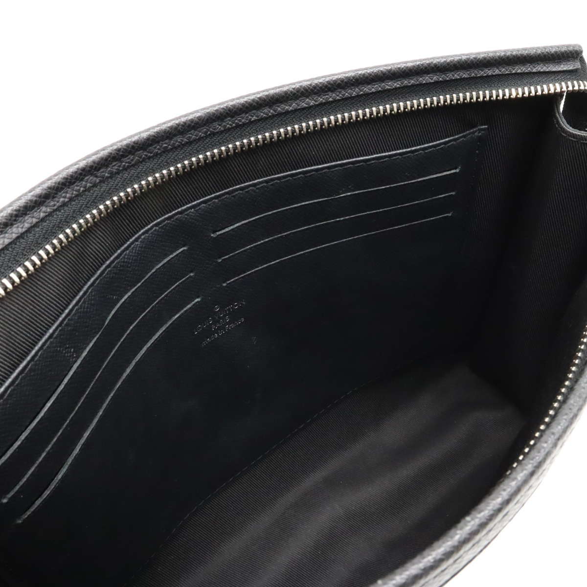 LOUIS VUITTON ルイ ヴィトン タイガ ポシェット ヴォワヤージュ