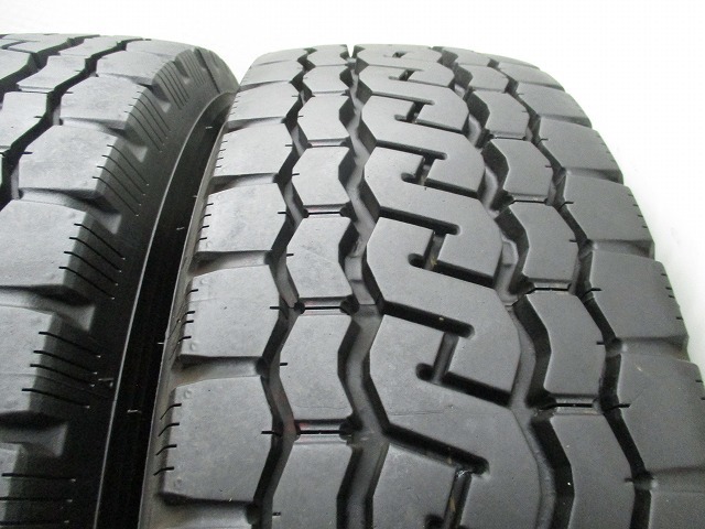 205-70R17.5 115/113L LT 9-8ｍｍ ブリヂストン デュラビス M804 2022年製 中古タイヤ【2本】送料無料(M17-3696）_画像2