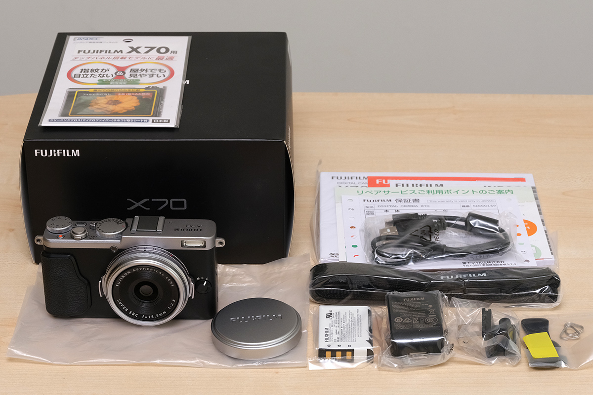 ヤフオク! - 超美品 富士フイルム FUJIFILM X70 シルバー