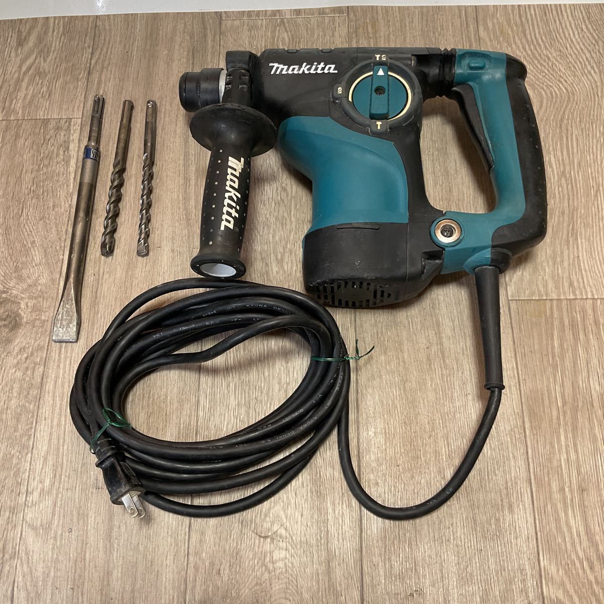 全国宅配無料 マキタ(makita) ハンマドリル SDSプラスシャンク