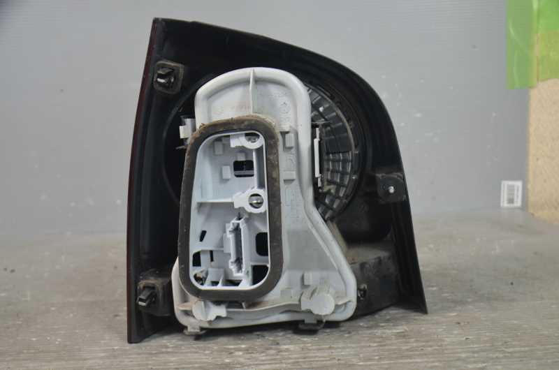 VW ポロ 右ハンドル車 後期(9NBKY) 純正 破損無 取付OK 動作保証 右 テールランプ 606 945 112 k070992_画像7