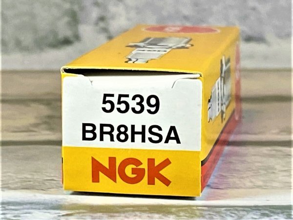 ＮＧＫ　ＢＲ８ＨＳＡ　キムコ　スーパー９　５０　ＳＨ１０ＤＤ　０１ー　適合　新品！_画像2