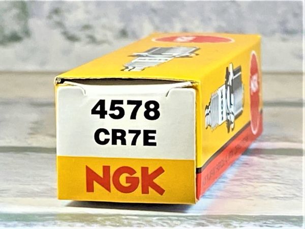 ＮＧＫ　ＣＲ７Ｅ　ＳＹＭ　ＲＶ１２５Ｉ　ＬＦ１２Ｗ２ー７　１３ー　適合　新品！_画像2