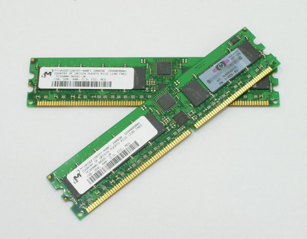 HP 373029-851 PC-3200R (DDR400) ECC Registered 1GB x2枚 計2GBの画像1