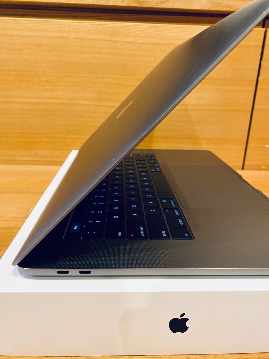 底値!MacBook Pro 15in 2016年 i7/16gb/512gb | alfasaac.com