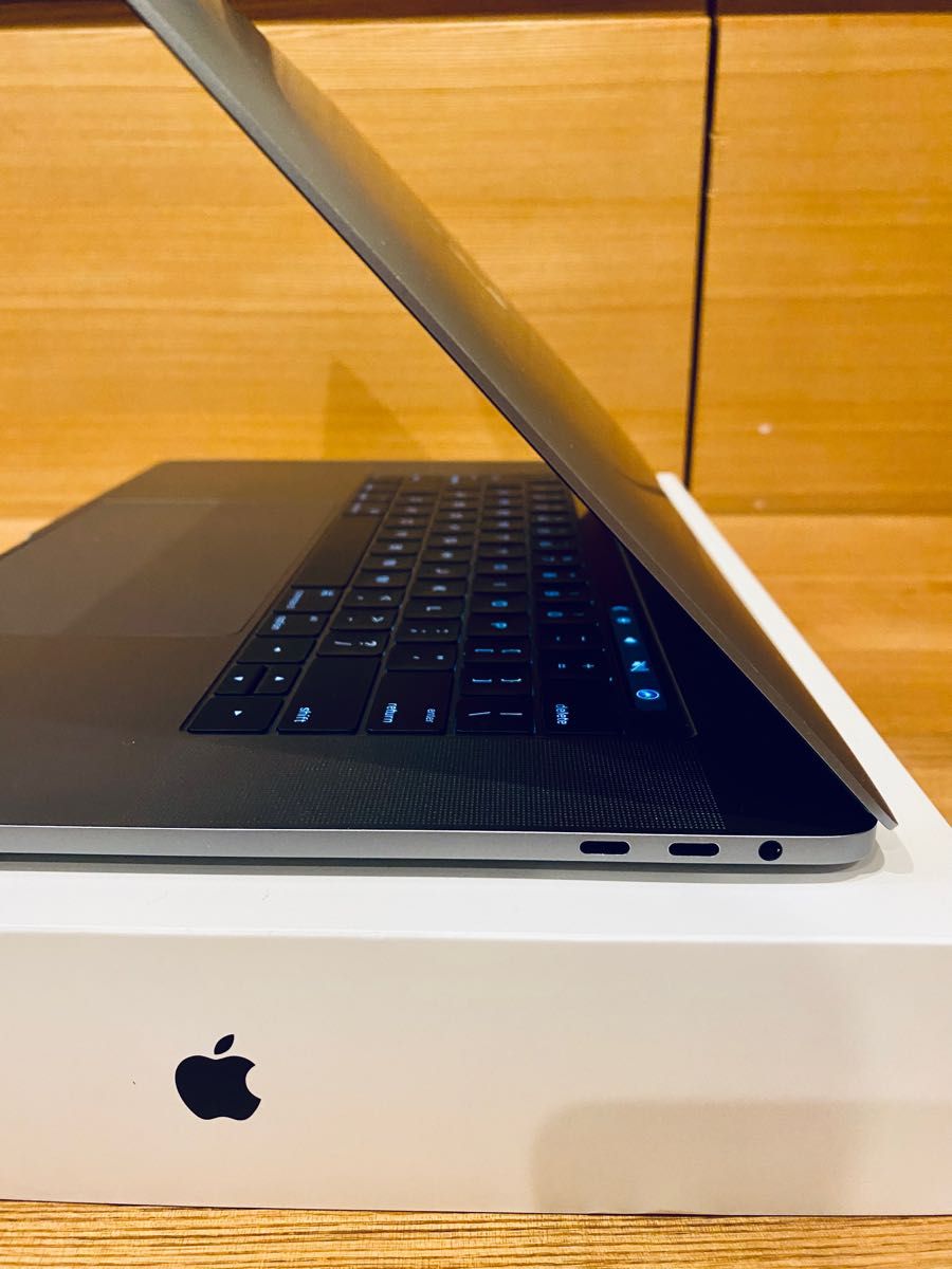 底値!MacBook Pro 15in 2016年 i7/16gb/512gb | alfasaac.com