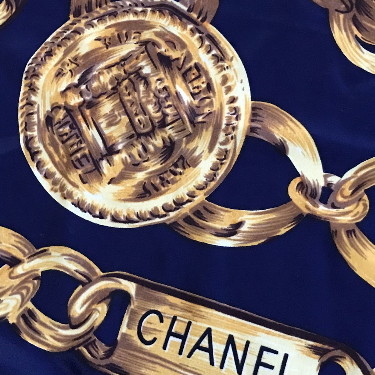 アンティーク ビンテージ CHANEL シャネル 宝石 ジュエリー 金 ゴールド チェーン HERMES エルメス カレ バンダナ 大判 絹 シルク スカーフ_画像3