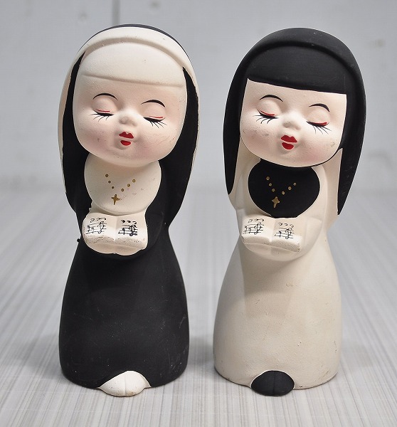 中古□昭和レトロ 当時物 陶器 置物 陶器人形 シスター 賛美歌 中古□昭和レトロ 当時物 陶器 置物 陶器人形 シスター 賛美歌