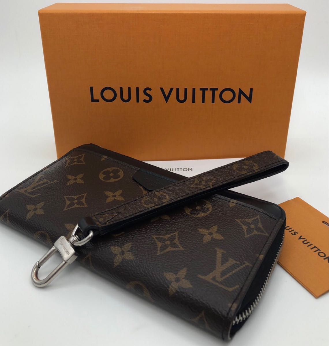 LOUIS VUITTON  ルイヴィトン　モノグラム マカサー ジッピー ドラゴンヌ　M69407