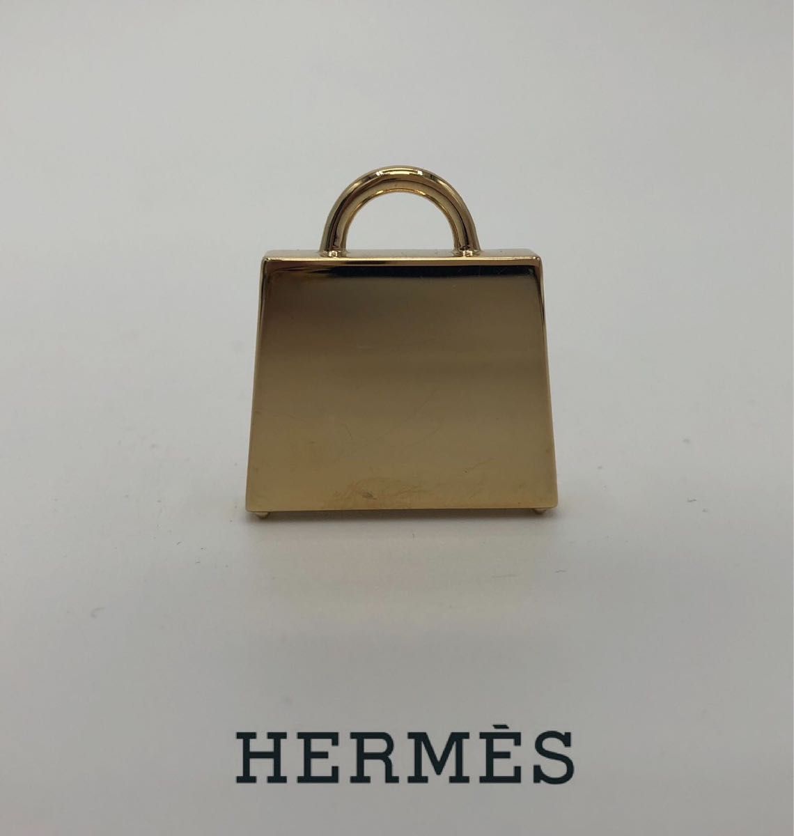 HERMES エルメス　ケリー　パーマブラスプレイテット キュリオジテ ペンダントトップ