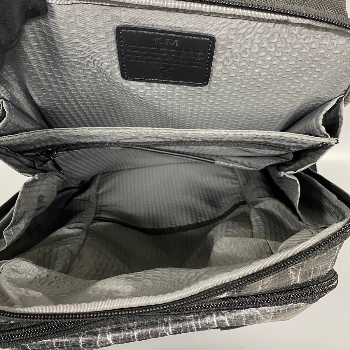 ほぼ未使用 ギャラ タグ付 TUMI トゥミ dyneema リュックサック-