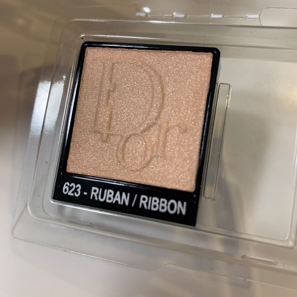 DIOR ディオールショウモノ　623 RUBAN ribbon 薄いサーモンピンク系　アイシャドウ　アイシャドー　アイカラー