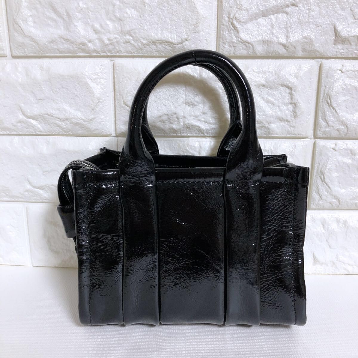 新品】マークジェイコブス シャイニー クリンクルレザー マイクロ