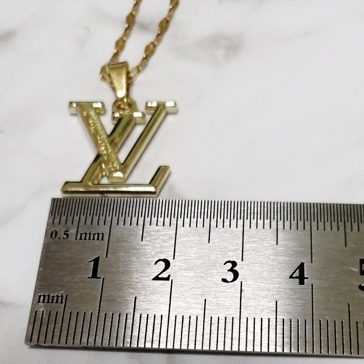 LOUIS VUITTON】ルイヴィトン ヴィンテージチャーム LVロゴ LOUIS VUITTON】ルイヴィトン ヴィンテージチャーム LVロゴ