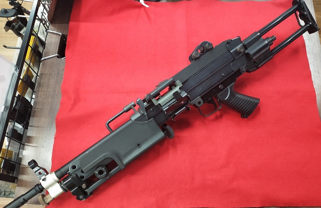 TOP 電動ガン MINIMI M249 パラトルーパー A&K製ボックスマガジン付 初速約71m/s_TOP 電動ガン MINIMI M249 パラトルーパー