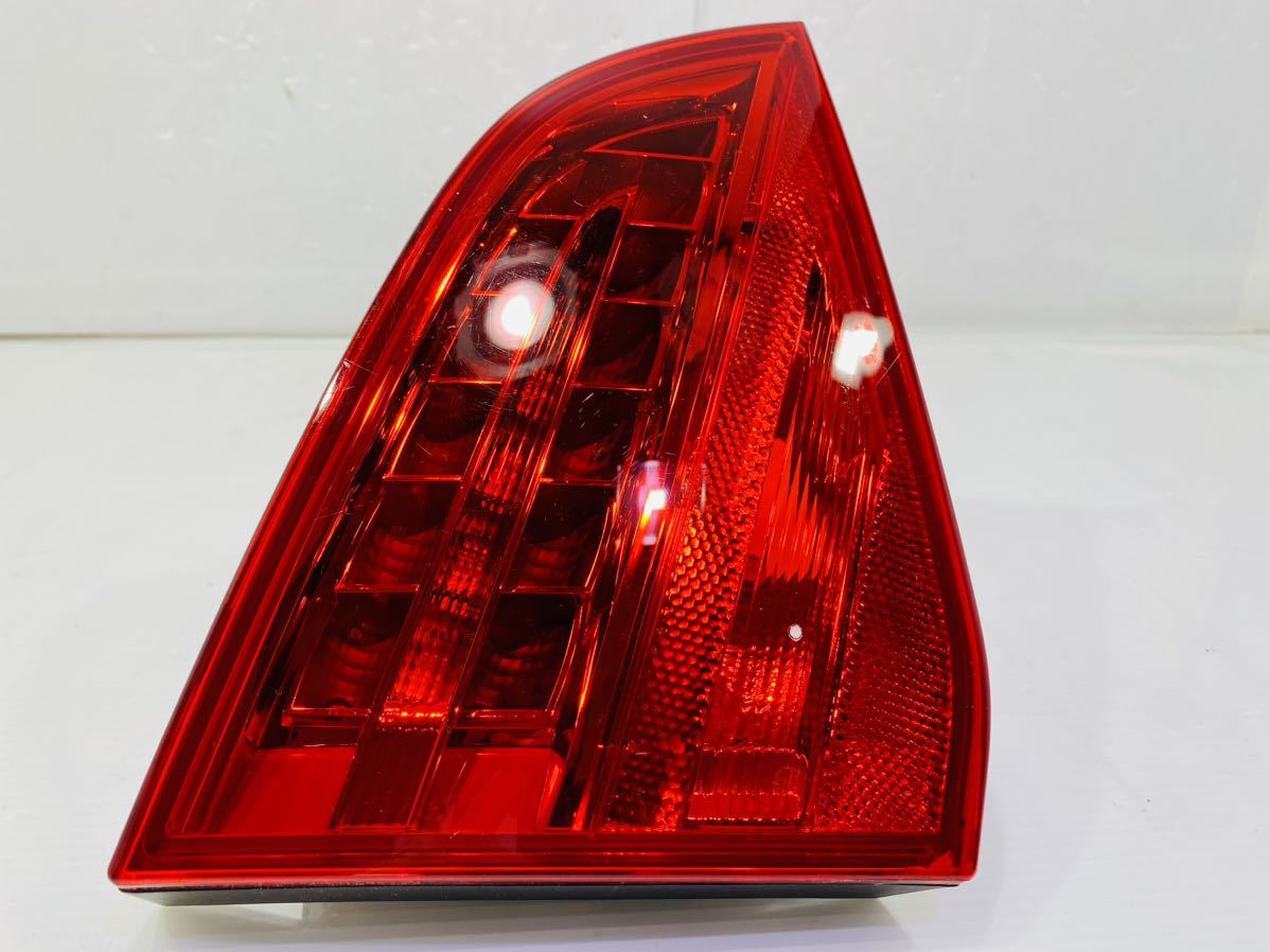 ☆送料無料☆ アウディ アバント A4 8K 後期 純正 LED テールランプ-