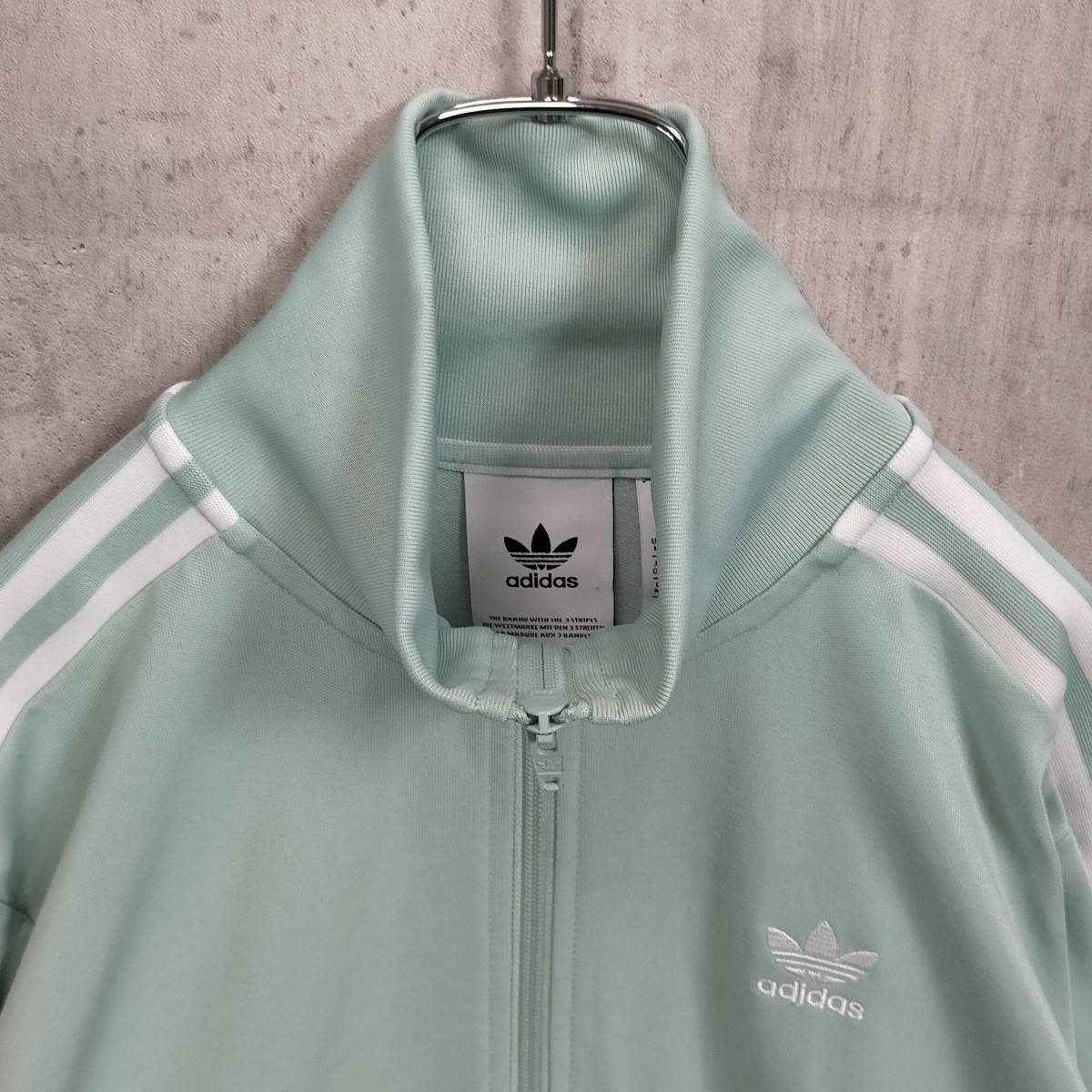 希少 XL くすみグリーン adidas アディダス トラックジャケット 緑 白-