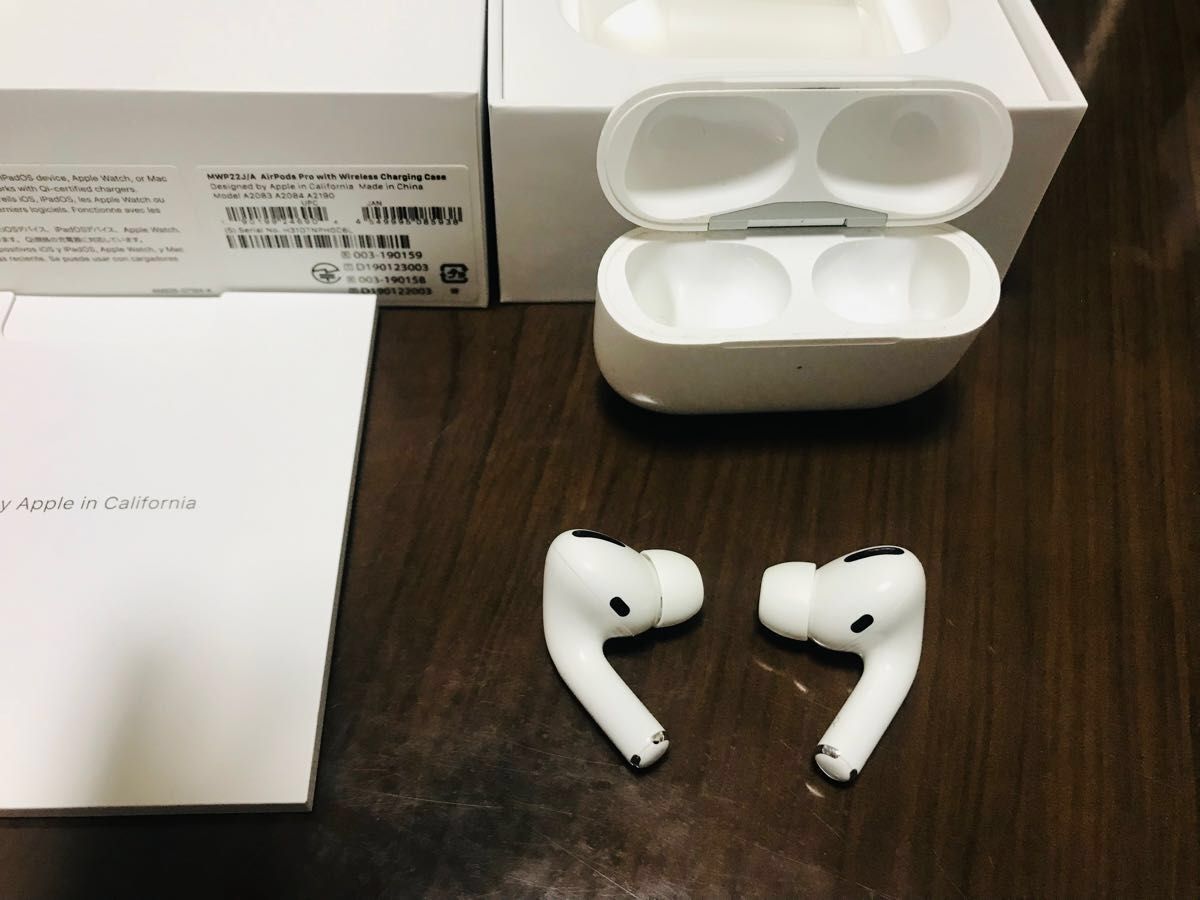 Apple AirPods Pro Apple純正 MagSafe充電ケース付き ケーブルは Apple AirPods Pro Apple純正 MagSafe充電ケース付き ケーブルは