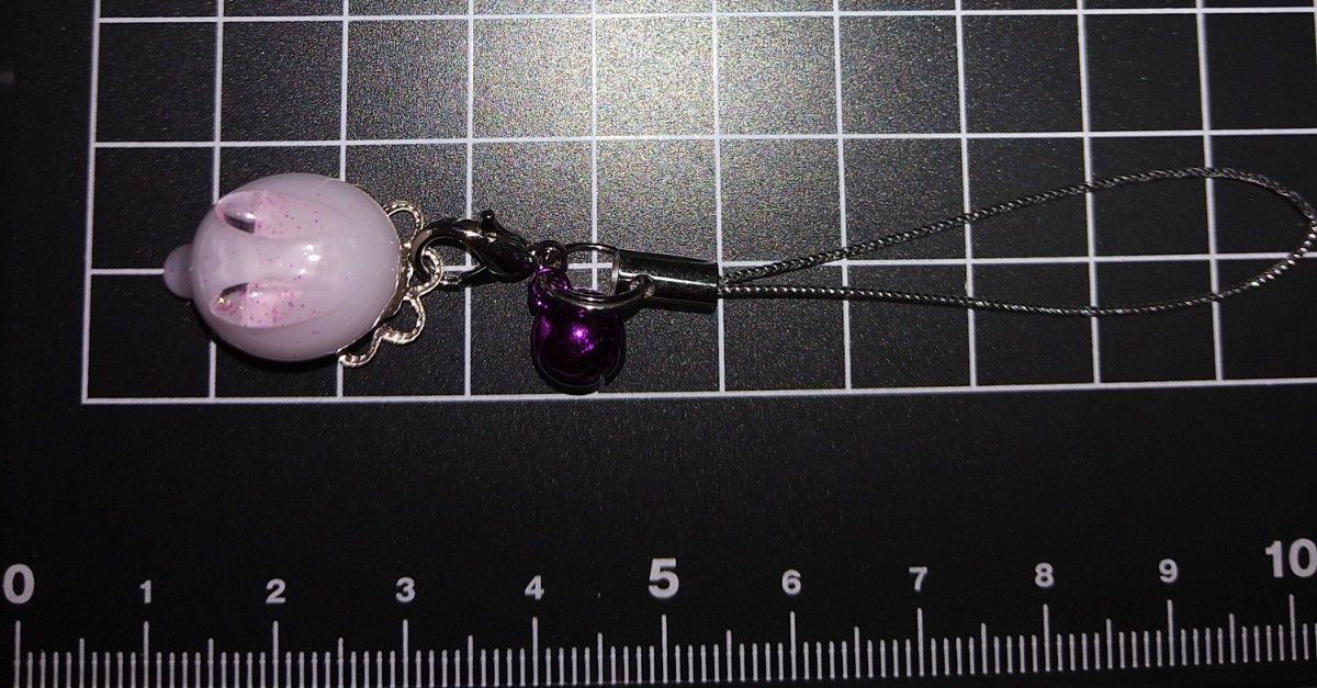雪うさぎモチーフのチャーム(ハンドメイド)レジン作品