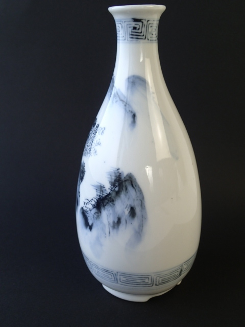  Kutani blue and white ceramics landscape map sake bottle hand .. sake cup and bottle ornament vase .JAPAN Showa era old fine art ①