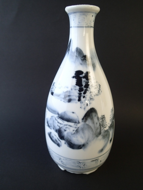  Kutani blue and white ceramics landscape map sake bottle hand .. sake cup and bottle ornament vase .JAPAN Showa era old fine art ⑥